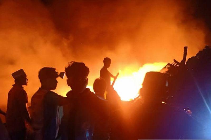 15 Rumah di Jambi Kebakaran, Lansia Tewas Terjebak