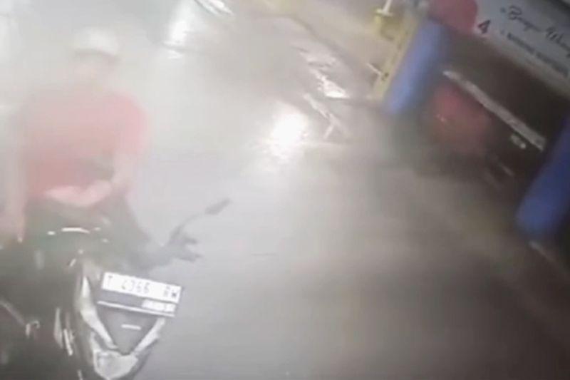 2 Pria Pencuri Motor Beraksi 11 Kali di Karawang Berujung Ditangkap Polisi
