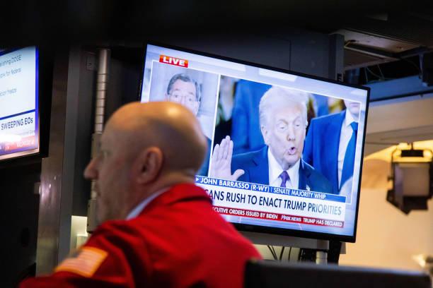 Trump Terapkan Tarif 25 Persen untuk Kanada dan Meksiko Mulai 1 Februari 2025