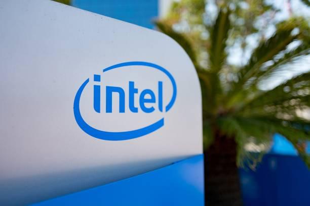 Intel Fokus Alihkan Strategi ke Solusi Sistem, Meski Keuangan Membaik