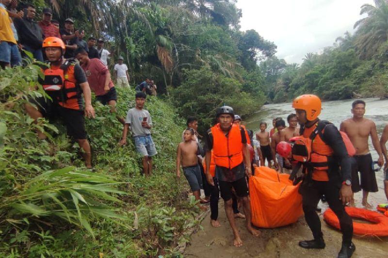ABG 14 Tahun Renang Bareng Teman Berujung Tewas di Sungai Labuhanbatu