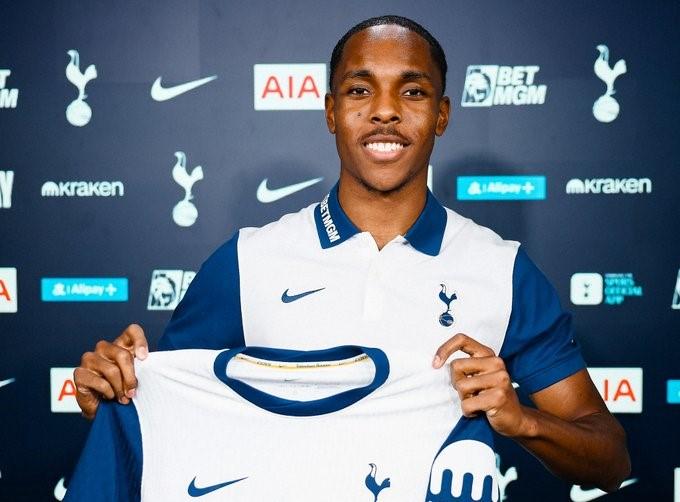 Resmi Bela Tottenham, Mathys Tel Pakai Nomor Keramat