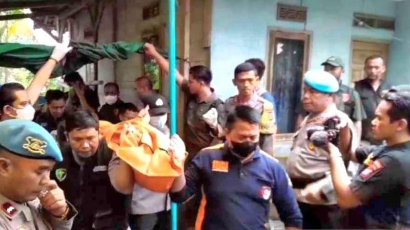 Ditemukan Kerangka Manusia dalam Septic Tank Rumah Pembunuh Pegawai Koperasi di Bekasi, Ternyata Istri Pelaku