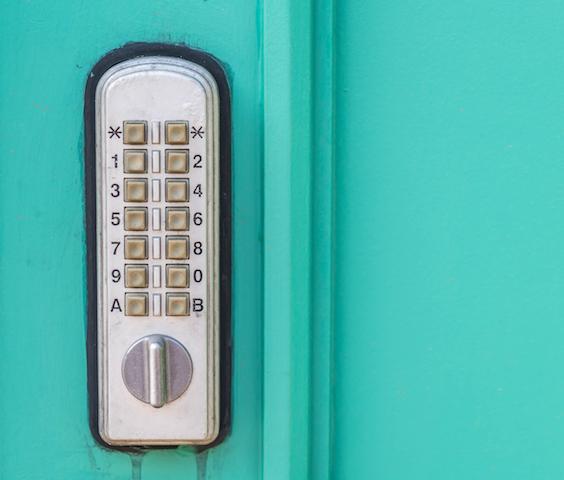 Tips Memilih Smart Door Lock untuk Keamanan Rumah