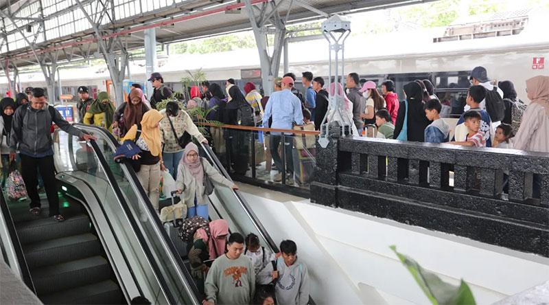 KAI Buka Pemesanan Tiket Lebaran, Catat Jadwalnya Agar Tidak Kehabisan