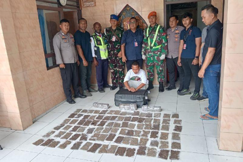 Bawa 108 Paket Ganja dalam Koper, Penumpang di Bandara Sentani Ditangkap