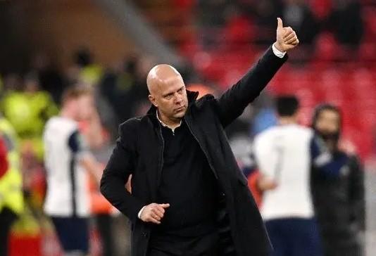 Liverpool Terdepak dari Piala FA, Arne Slot Seret Manchester United Era Erik ten Hag