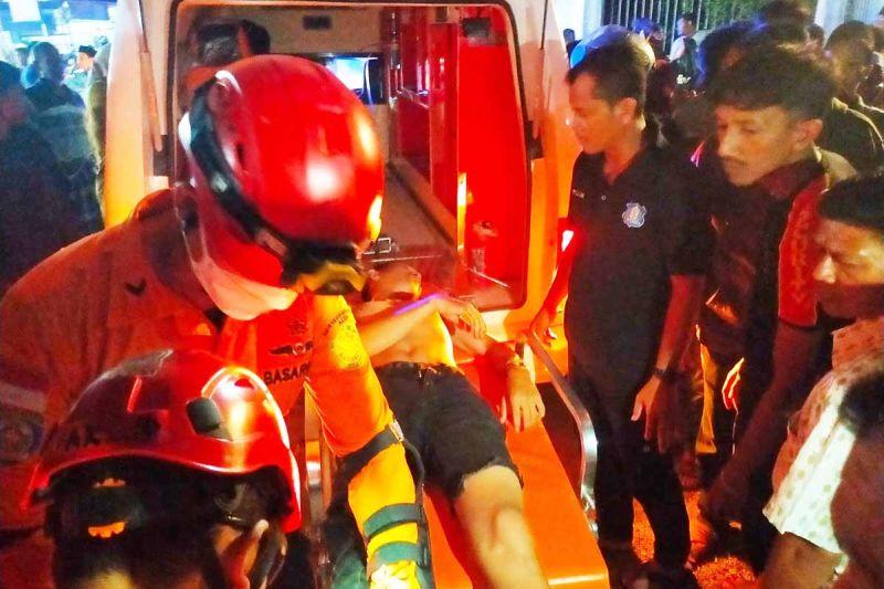 Sopir Angkot di Aceh Kecelakaan hingga Terjepit, Berhasil Selamat Dievakuasi