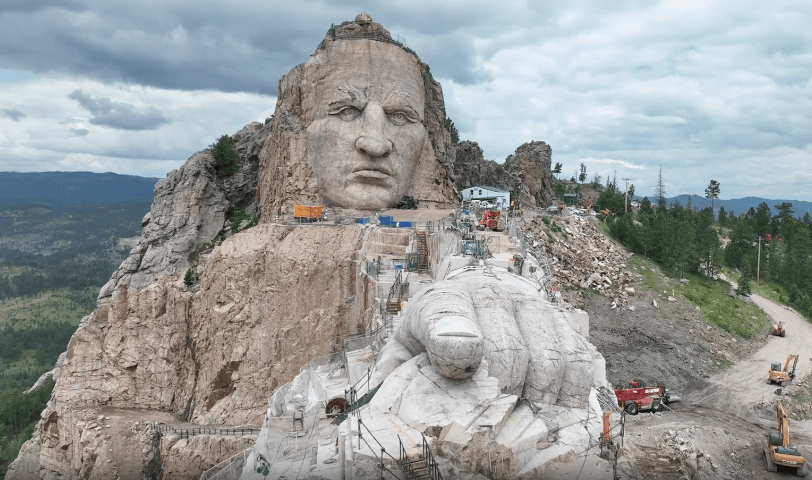 Monumen Raksasa Crazy Horse Memorial di Black Hills yang Tak Kunjung Selesai Setelah 77 Tahun