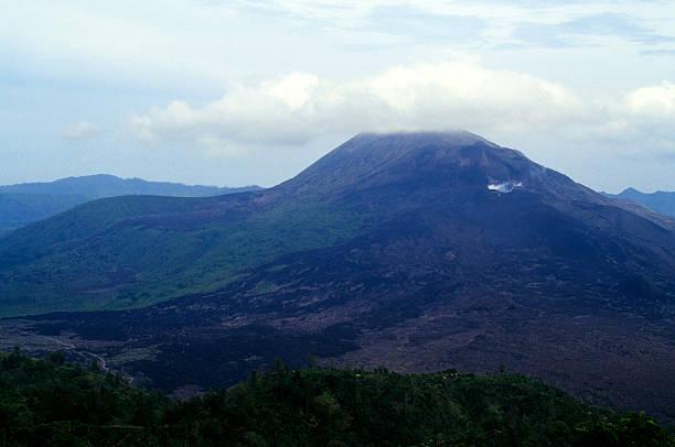 8 Gunung di Jawa Barat yang Ramah bagi Pendaki Pemula