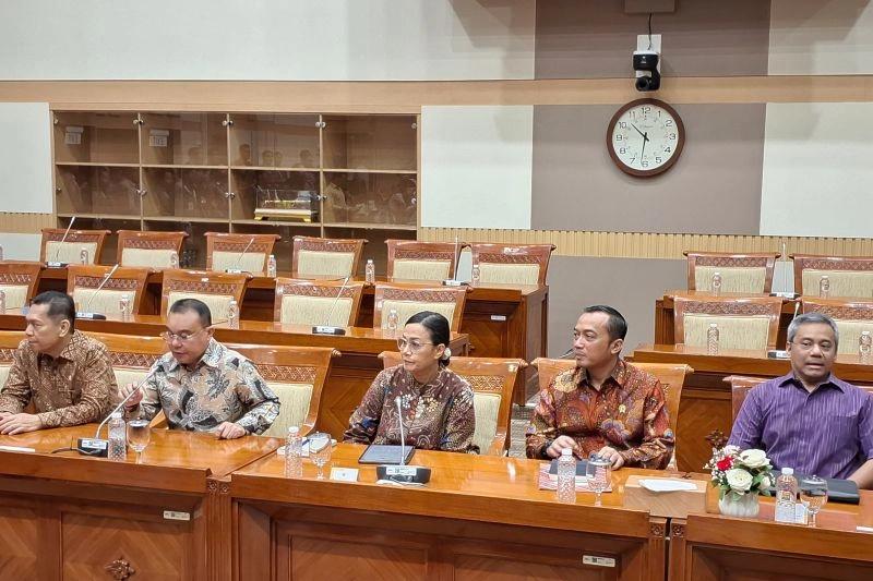 Mahasiswa Harap Tenang! PTN Dilarang Keras Naikkan UKT Buntut Efisiensi Anggaran