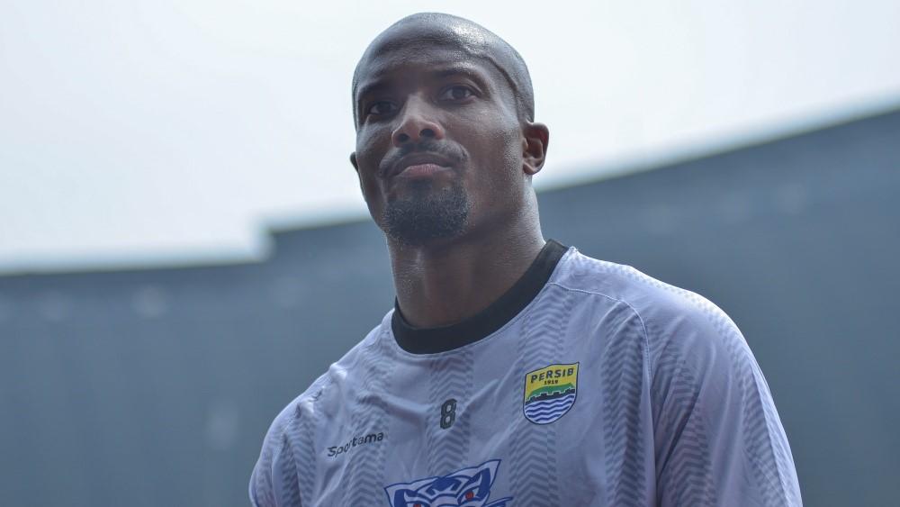 Bomber Persib Gervane Kastaneer Sebut Persija Harus Dikalahkan