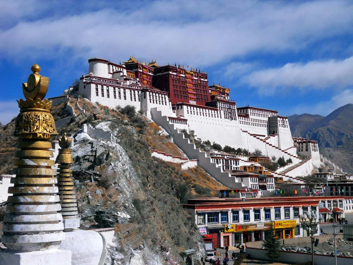 Mengenal Pemakaman Langit di Tibet yang Sakral dan Penuh Makna