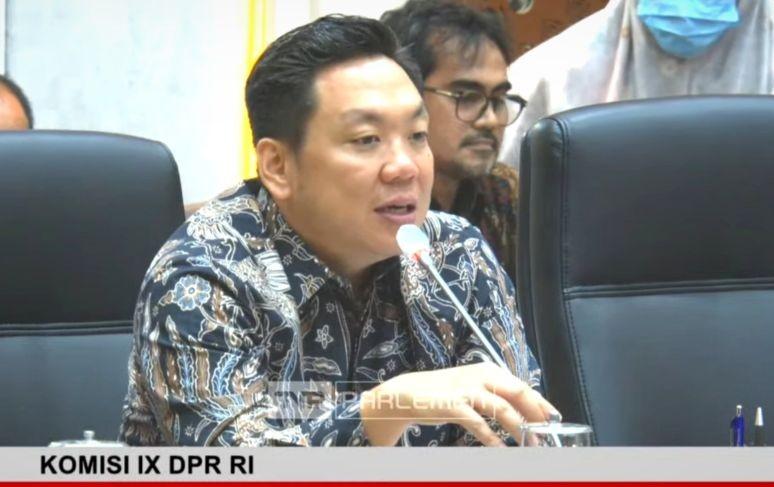 Wakil Ketua Komisi IX DPR Nilai Tren #KaburAjaDulu Sebagai Momen Otokritik untuk Pemerintah