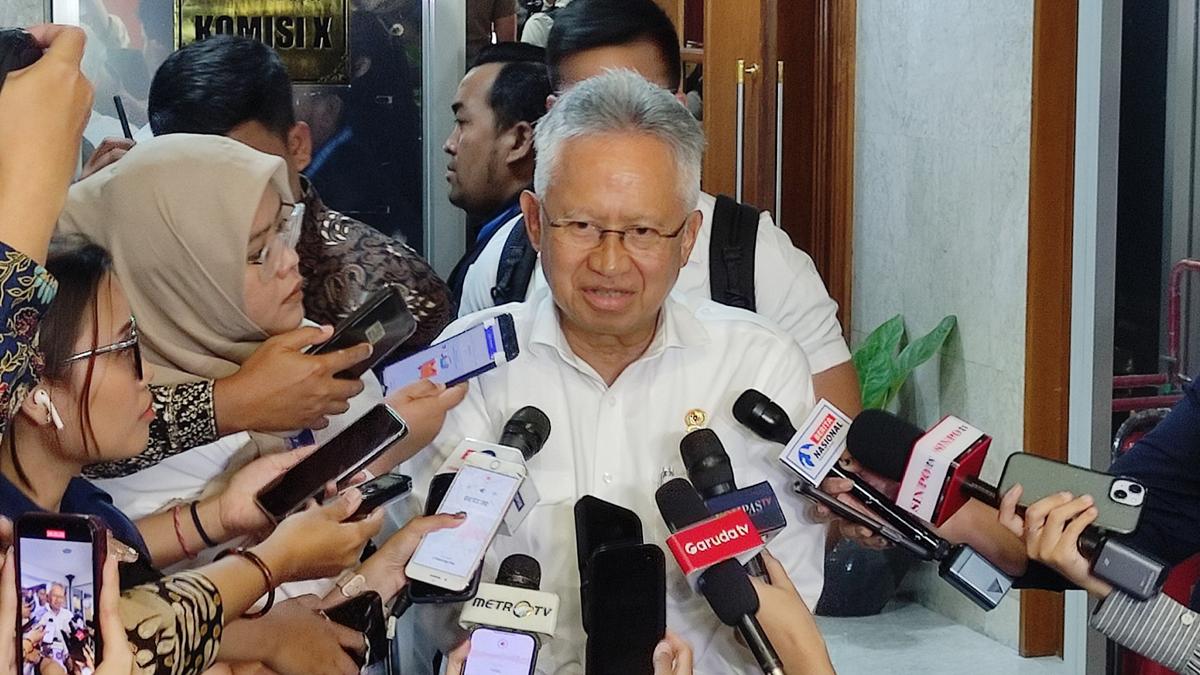 Pimpinan Komisi X DPR Akui Kaget dengan Kabar Pergantian Mendiktisaintek