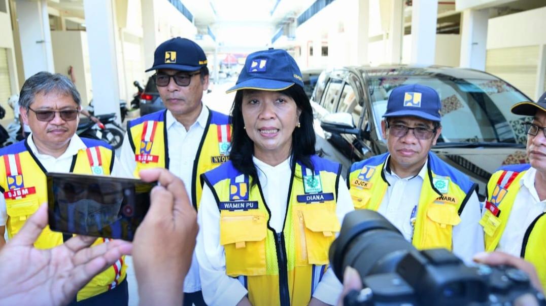 Wamen Diana Tinjau Pasar Banjarsari Pekalongan