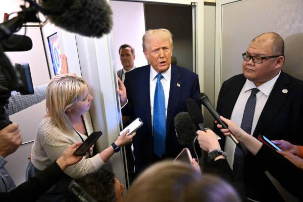 Trump Teken Perintah Eksekutif Batasi Imigrasi Ilegal