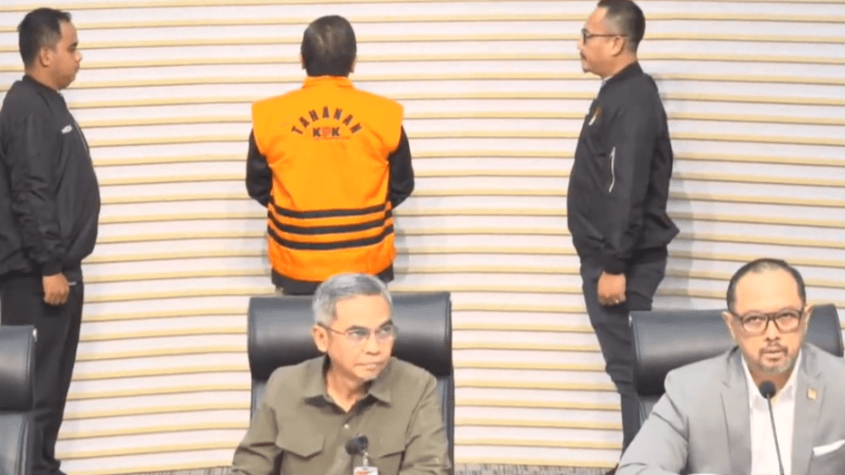Hasto Dipajang KPK Pakai Borgol-Rompi Oren Cuma 38 Detik, Kok Sebentar?