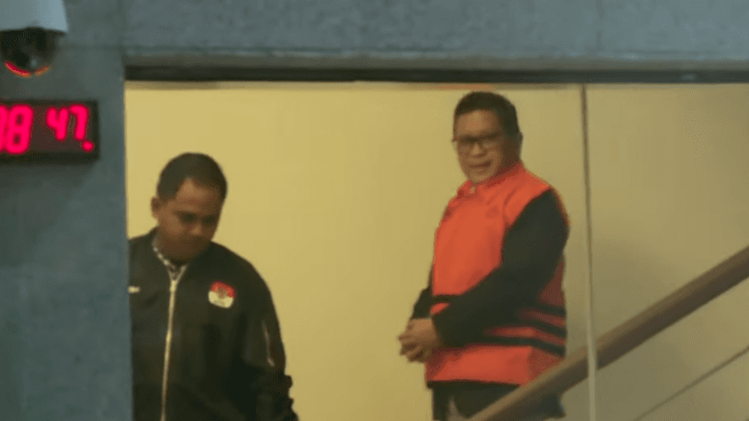 Ini Penampakan Hasto Kristiyanto Pakai Rompi Tahanan KPK dan Diborgol