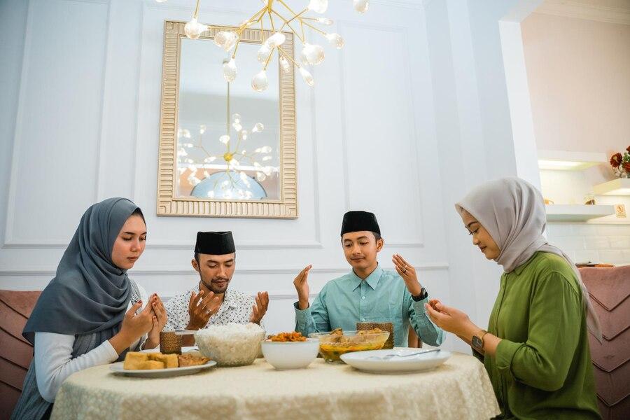 Apakah Menelan Ludah Bisa Membatalkan Puasa? Berikut Penjelasannya!