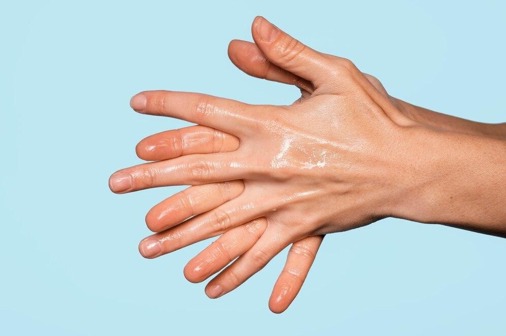 Hyperhidrosis, Gangguan Keringat Berlebih yang Sering Dianggap Remeh