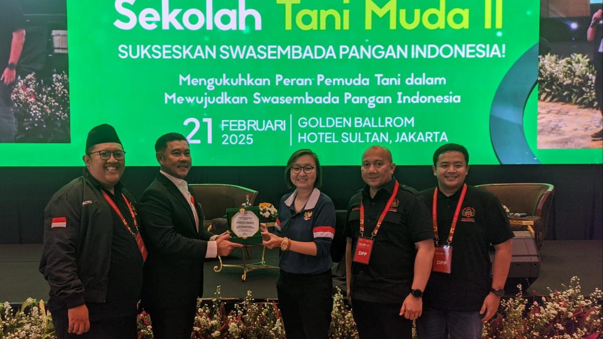 Ivan Victor Salim Serahkan Plakat ke Wamenekraf, Perkuat Sinergi untuk Ketahanan Pangan