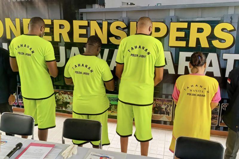 Terungkap Kasus Penipuan Online Ngaku Bea Cukai,  3 WN Nigeria-1 WNI Ditangkap