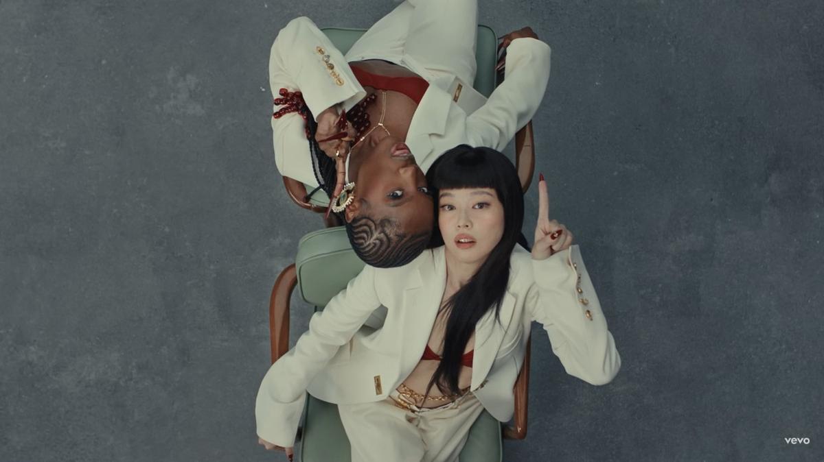 "ExtraL" Jennie & Doechii: Kolaborasi Tak Terduga dengan Vibe Super Catchy!