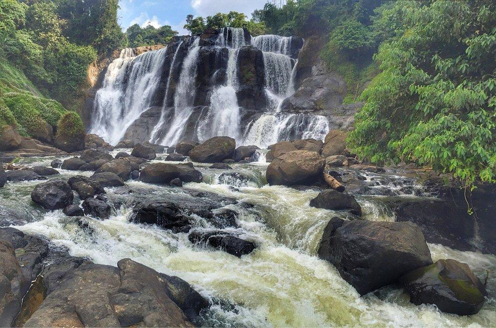 Pesona Curug Malela, Air Terjun di Jawa Barat yang Dijuluki "The Little Niagara"