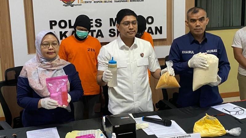 Polisi Gerebek Pabrik Kosmetik Ilegal Beromzet Miliaran di Bekasi, 2 Pelaku Ditangkap