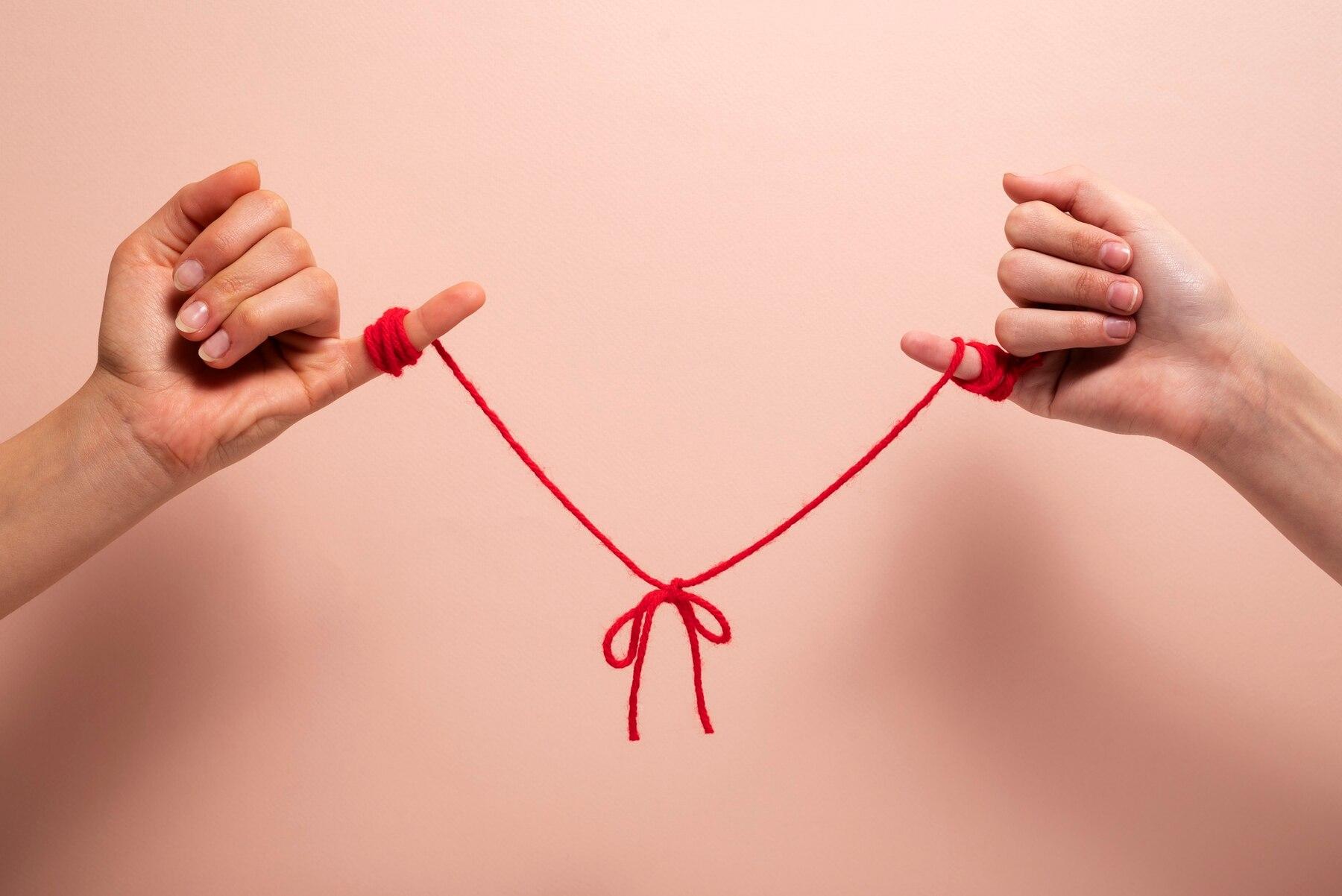 Mengenal Red String Theory, Mitos Tentang Jodoh yang Menghubungkan Takdir