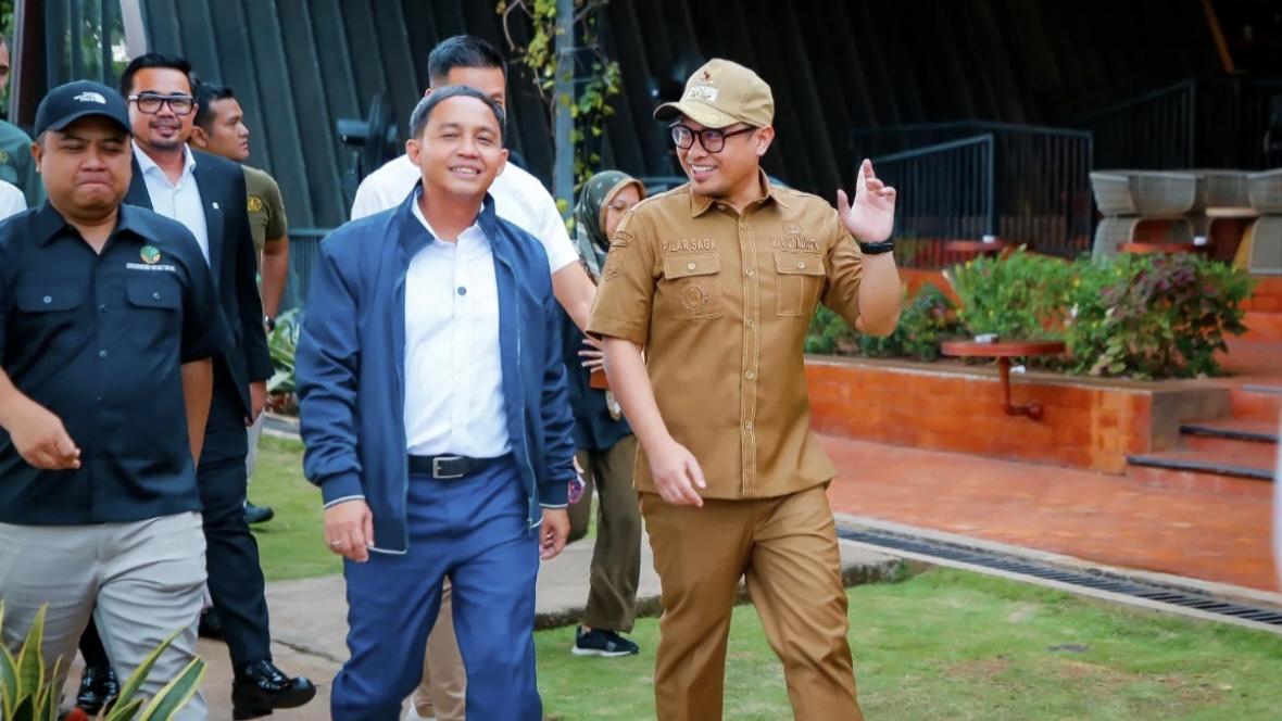 Pilar Saga Ichsan Bersama Menhut Raja Juli Resmikan Aviary Park Indonesia