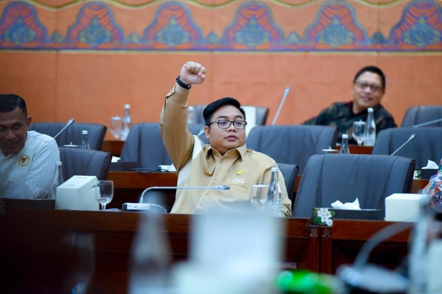 Kawendra Lukistian Prihatin Nasib Pekerja PT Istaka Karya