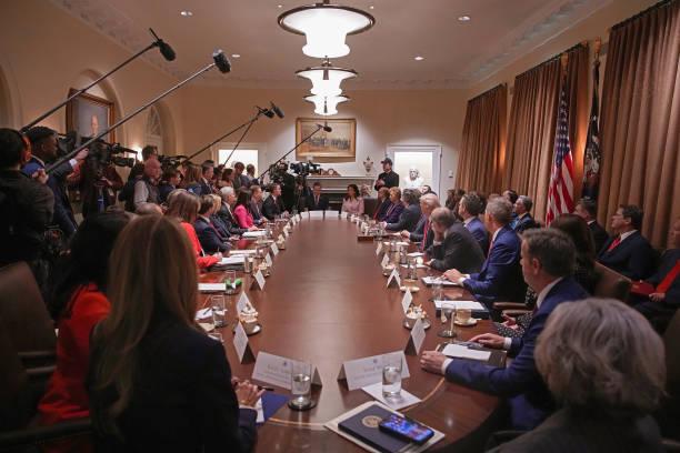 Trump Larang Reuters dan Media Lain Liput Rapat Kabinet, Apa Penyebabnya?