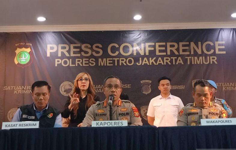 Sebelum Penemuan Jasad di Ruko Jaktim, Keluarga Sempat Cium Bau Mencurigakan