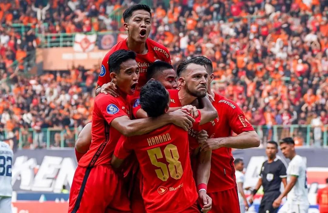 Rugi Besar, Empat Laga Kandang Persija Tanpa Penonton