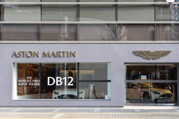 Aston Martin Fokus pada Mobil Hybrid Valhalla, Pangkas 170 Karyawan untuk Hemat Biaya