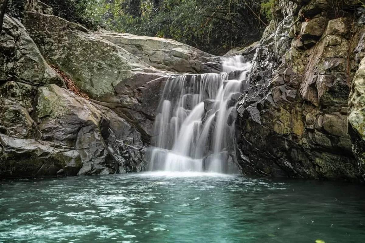 Menikmati Keindahan Curug Tilu di Purwakarta, Cocok untuk Liburan Santai
