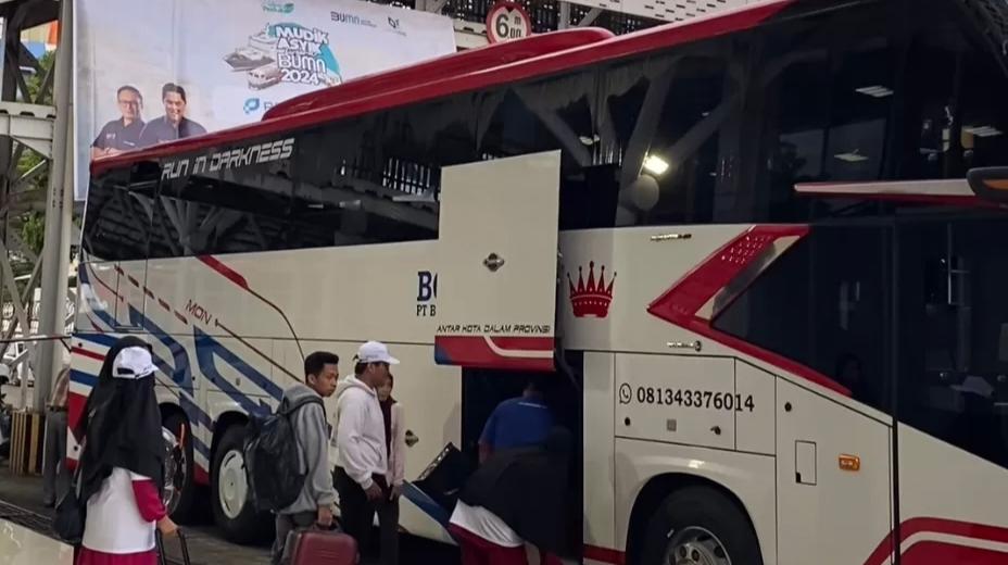 Tips Mudik Nyaman Naik Bus Bersama Anak untuk Orang Tua Baru