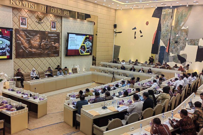 DKPP Berhentikan Empat Komisioner KPU Banjarbaru karena Langgar Etik