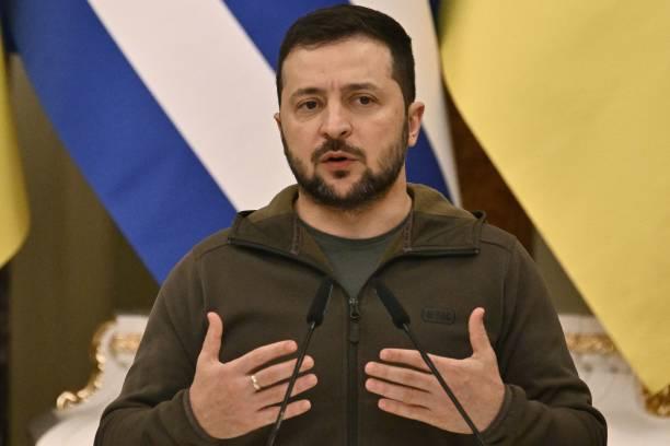 Zelensky Alami Kontras Sambutan di AS dan Inggris