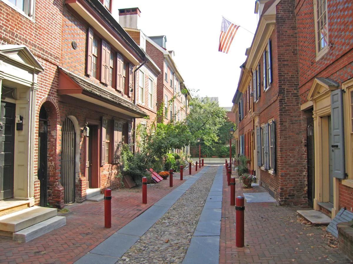 Elfreth’s Alley, Jalan Sempit Bersejarah di Jantung Philadelphia