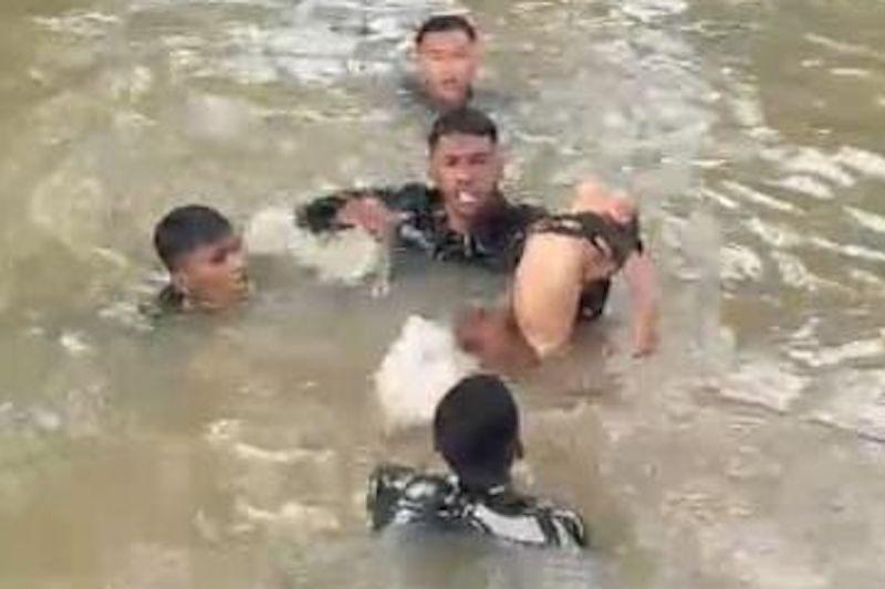 Aksi Heroik Anggota TNI AU di Aceh Selamatkan 4 Warga Tercebur Sungai
