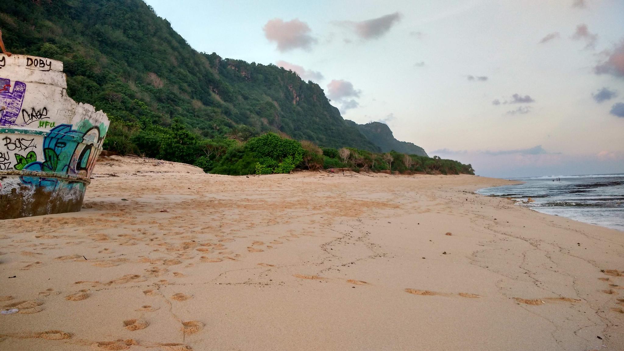 Pesona Pantai Nyang Nyang, Destinasi Tersembunyi yang Wajib Dikunjungi di Bali