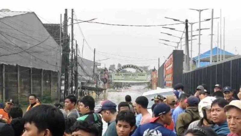 Pria di Jatiasih Bekasi Dilaporkan Hilang Terbawa Arus Banjir