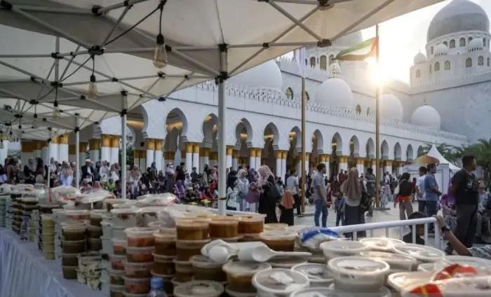 9 Rekomendasi Menu Takjil Hemat untuk Dibagikan di Masjid