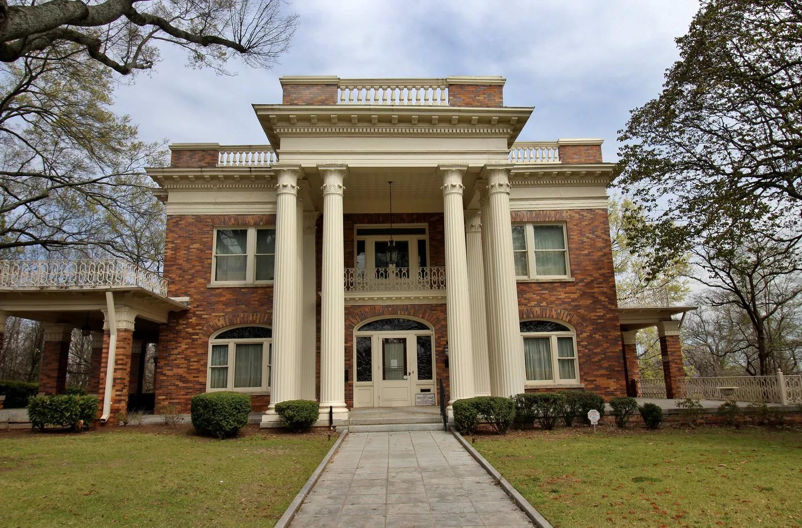 Menelusuri Jejak Sejarah Miliuner Kulit Hitam Pertama Atlanta di Museum Herndon Home