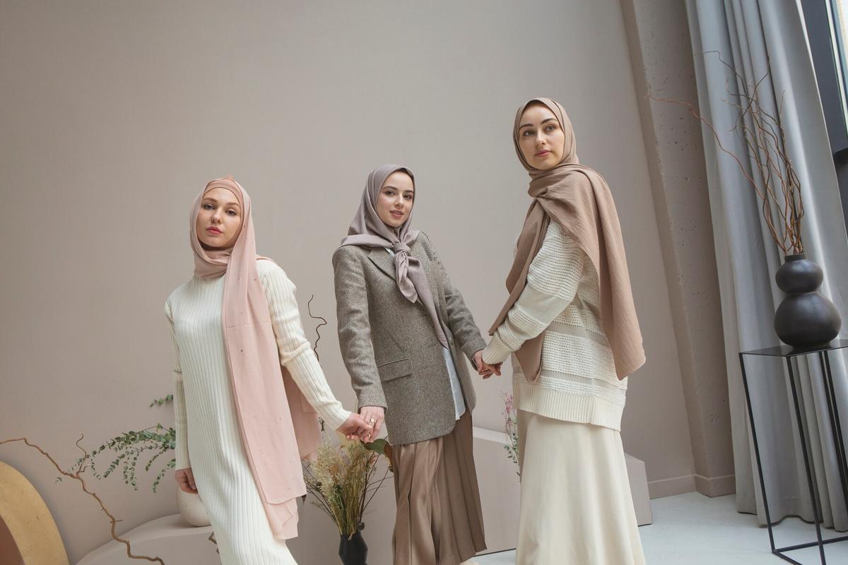 Prediksi Tren Baju Lebaran 2025, Mulai Dari Warna Hingga Model yang Bakal Populer