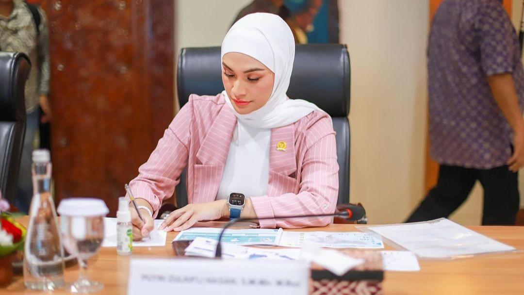 DPR Tak Bentuk Pansus, Dukung Kejagung Usut Dugaan Korupsi Minyak Pertamina