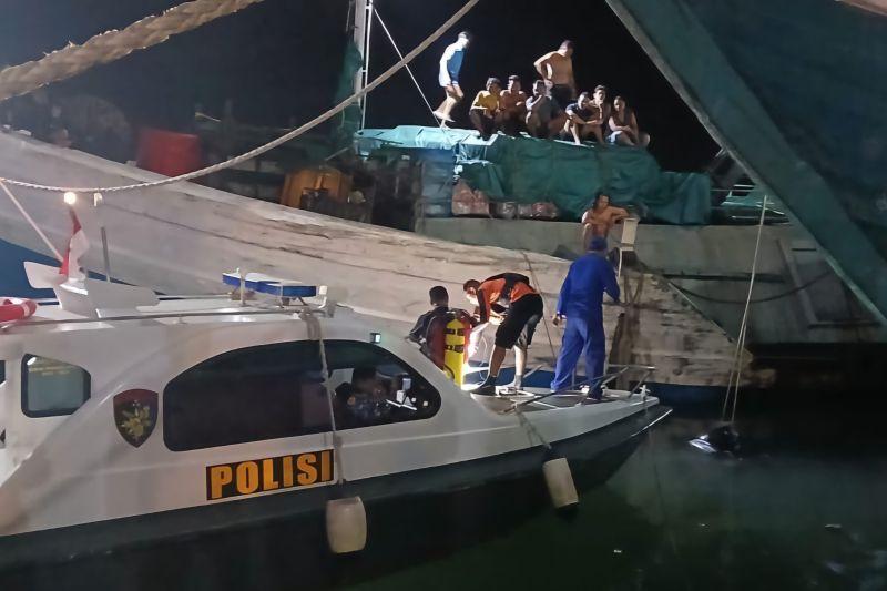 Mobil Mundur Terjun ke Laut di Kepri, 1 Lansia Tewas